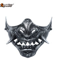 Máscara Media Cara “Oni” con Colmillos – Efecto Metal Envejecido (18 × 12,5 cm)