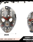 Máscara de Hockey Vintage con Marcas Rojas – Terror Clásico