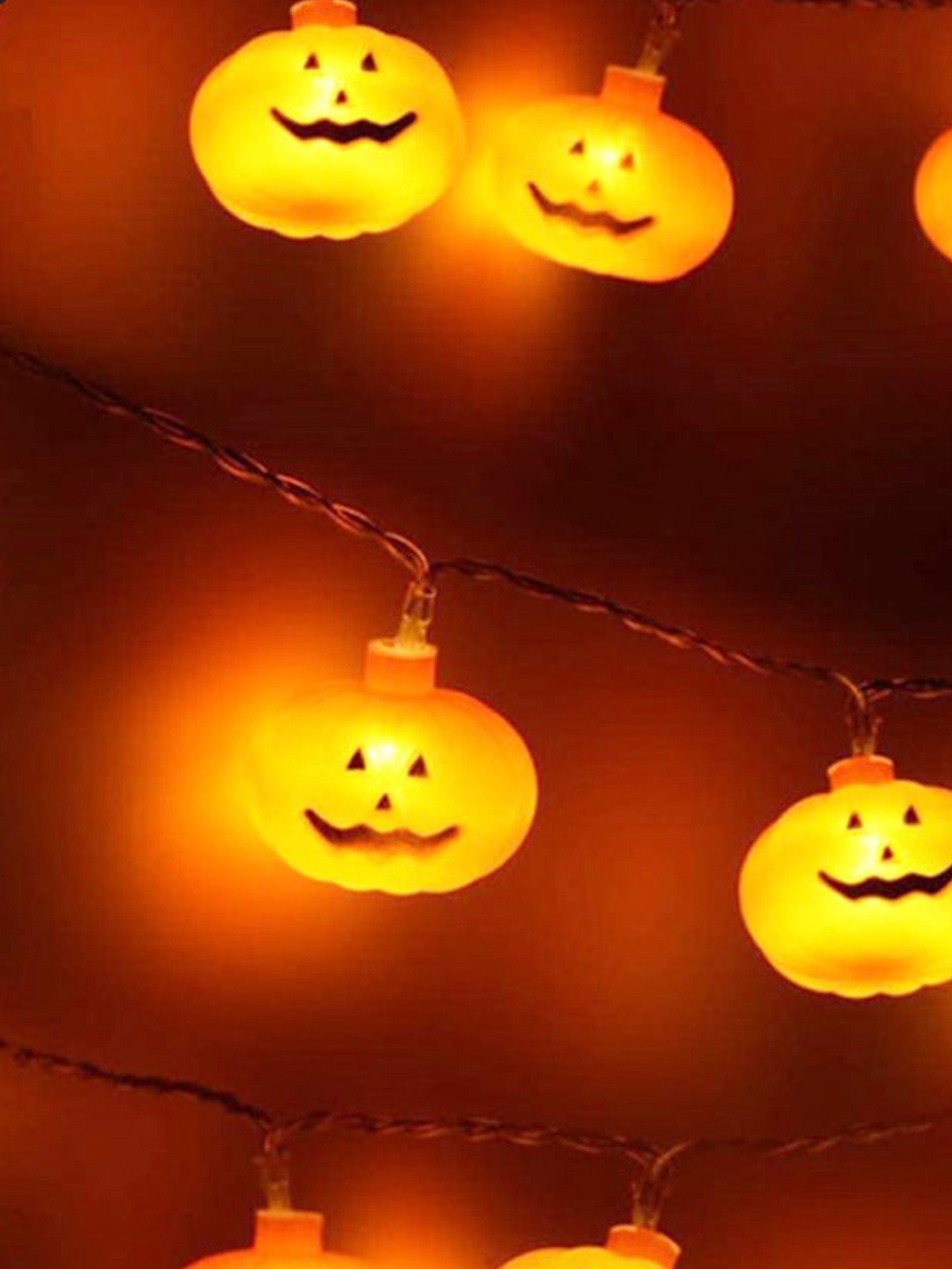 Guirnalda de Calaveras con Luz LED – Decoración Terrorífica de Halloween