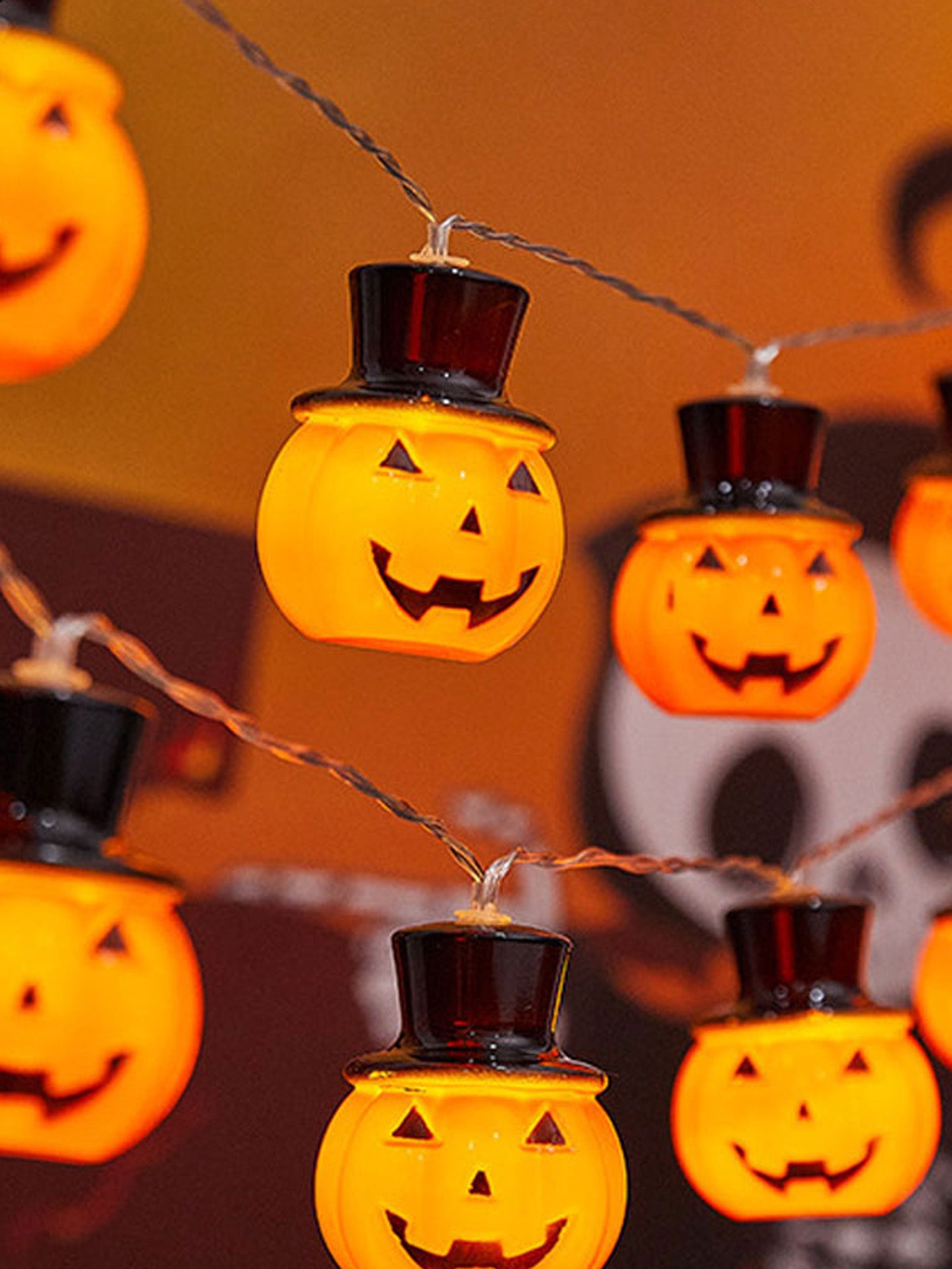 Guirnalda de Calaveras con Luz LED – Decoración Terrorífica de Halloween